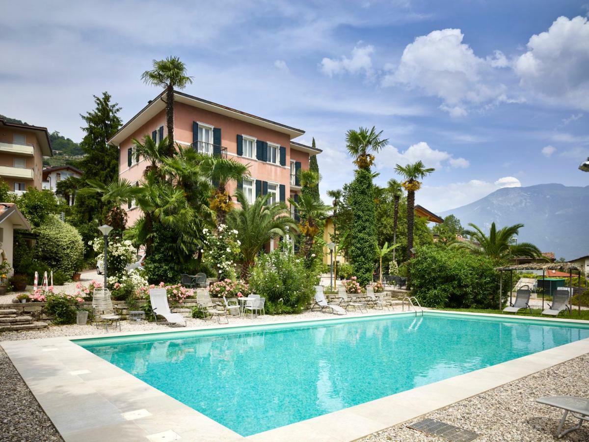 Albergo Garnì Villa Moretti Riva del Garda Exteriör bild